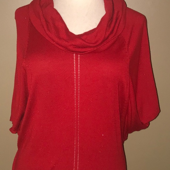 Raffaella Red cow neck short sleeve - Picture 7 of 7